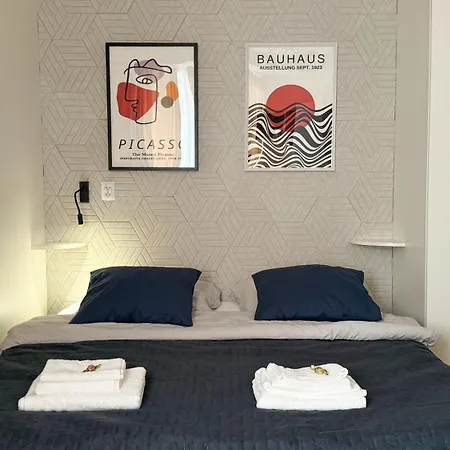 A1 - Kings Big Room - Warsaw City Haven - Two Shared Bathrooms Exterior foto