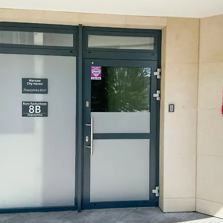 A1 - Kings Big Room - Warsaw City Haven - Two Shared Bathrooms Exterior foto