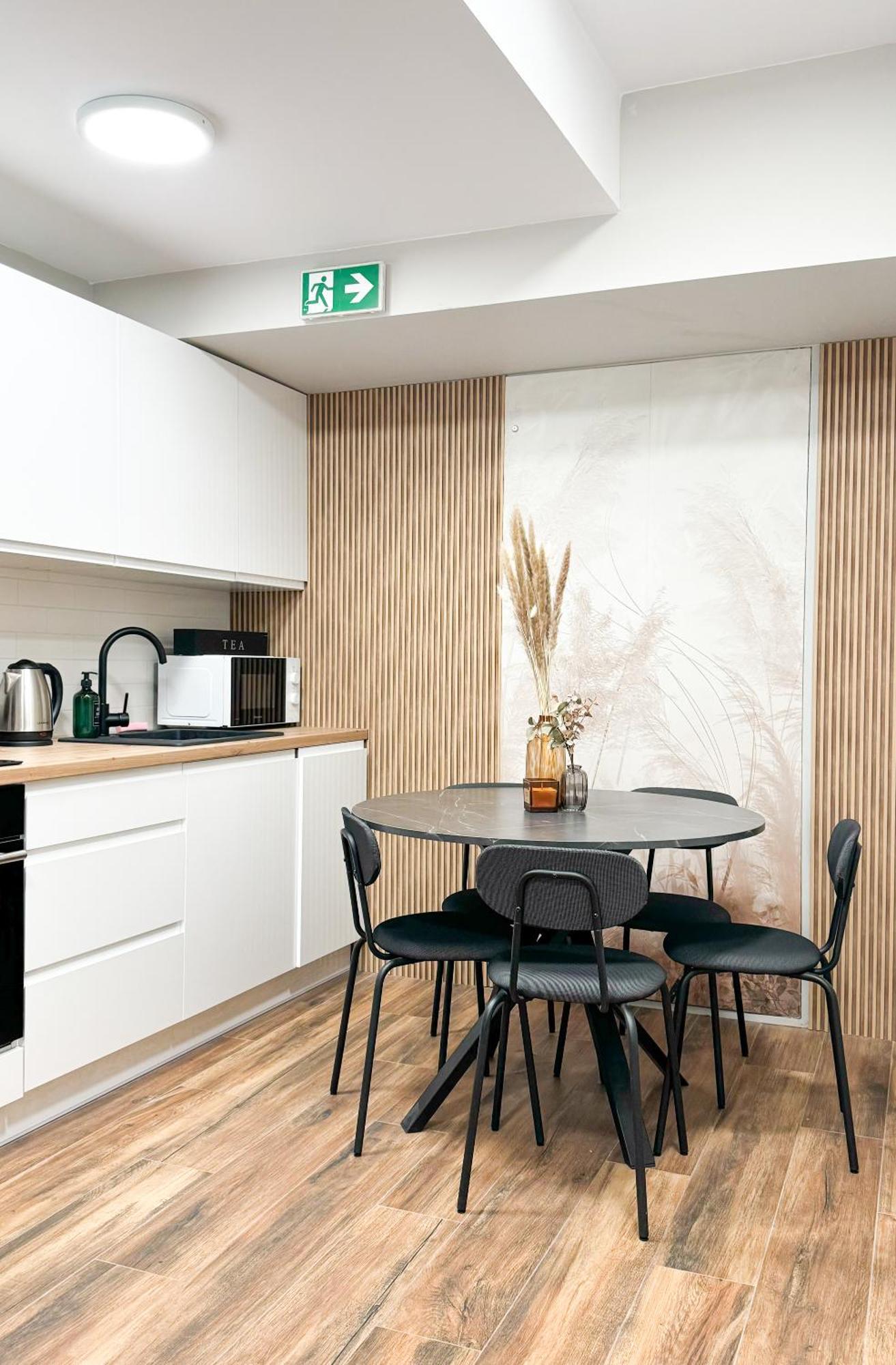 A1 - Kings Big - Haven - Two Shared Bathrooms Apartamento Varsovia