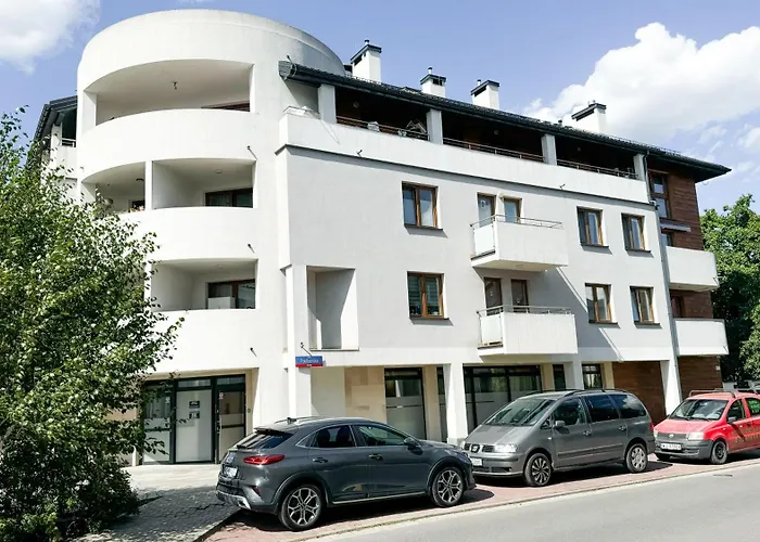 A1 - Kings Big Room - Warsaw City Haven - Two Shared Bathrooms